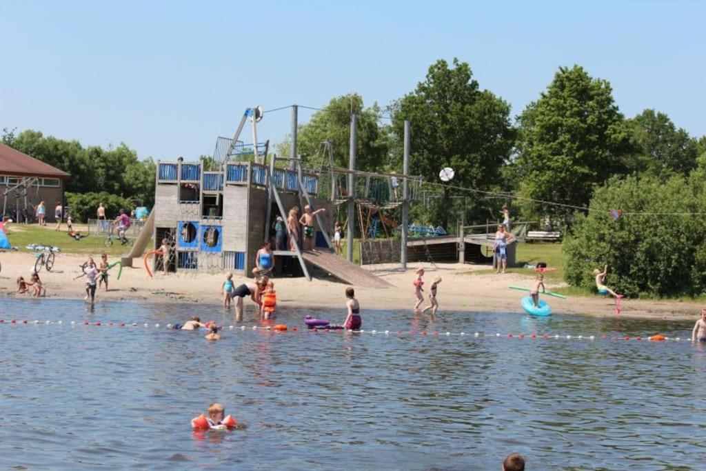 Ervaar 'Fryske Weelde' Op Vijf Sterren Vakantiepark De Kuilart Koudum Exteriör bild